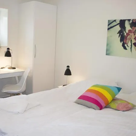 לינה וארוחת בוקר 272