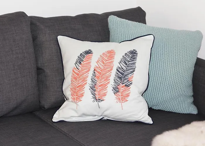 272 * エスビャール