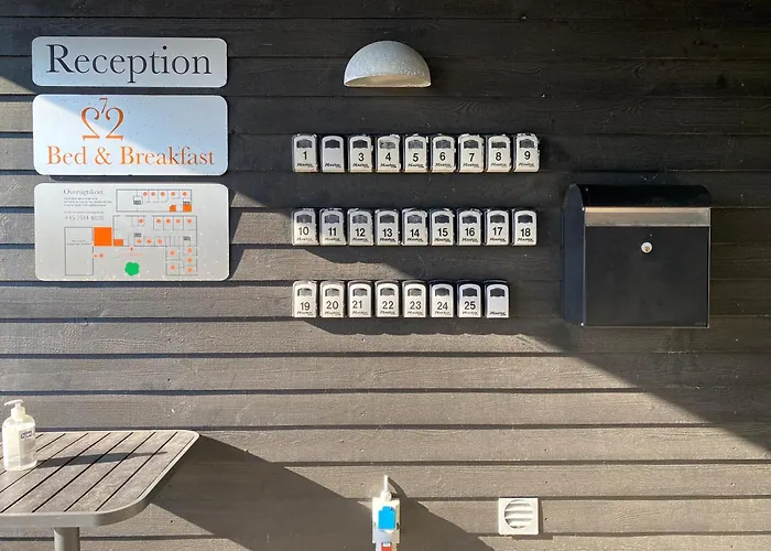 ベッド・アンド・ブレックファスト 272 *